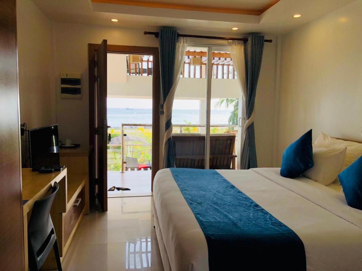 Hotel Reef Edge Thulusdhoo, Maldives Extérieur photo
