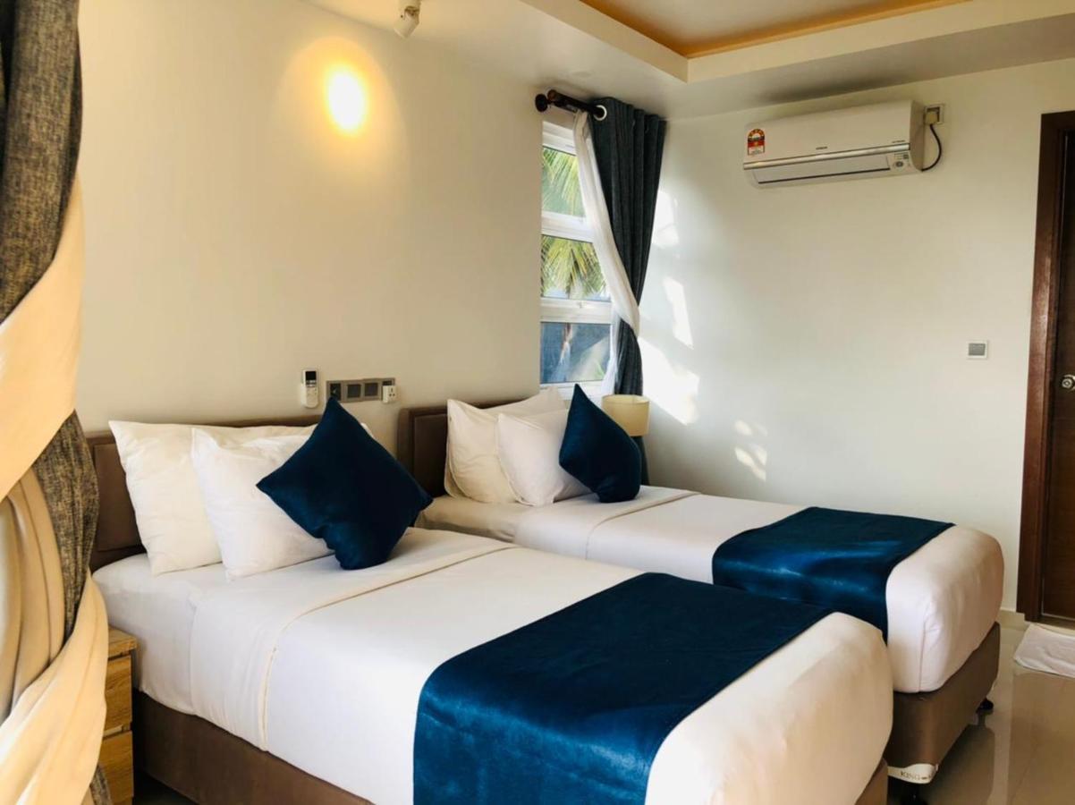 Hotel Reef Edge Thulusdhoo, Maldives Extérieur photo