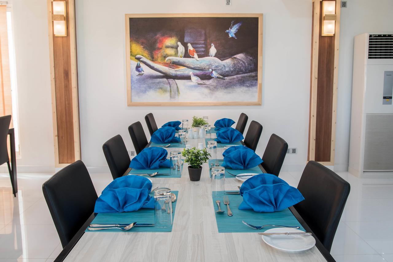 Hotel Reef Edge Thulusdhoo, Maldives Extérieur photo