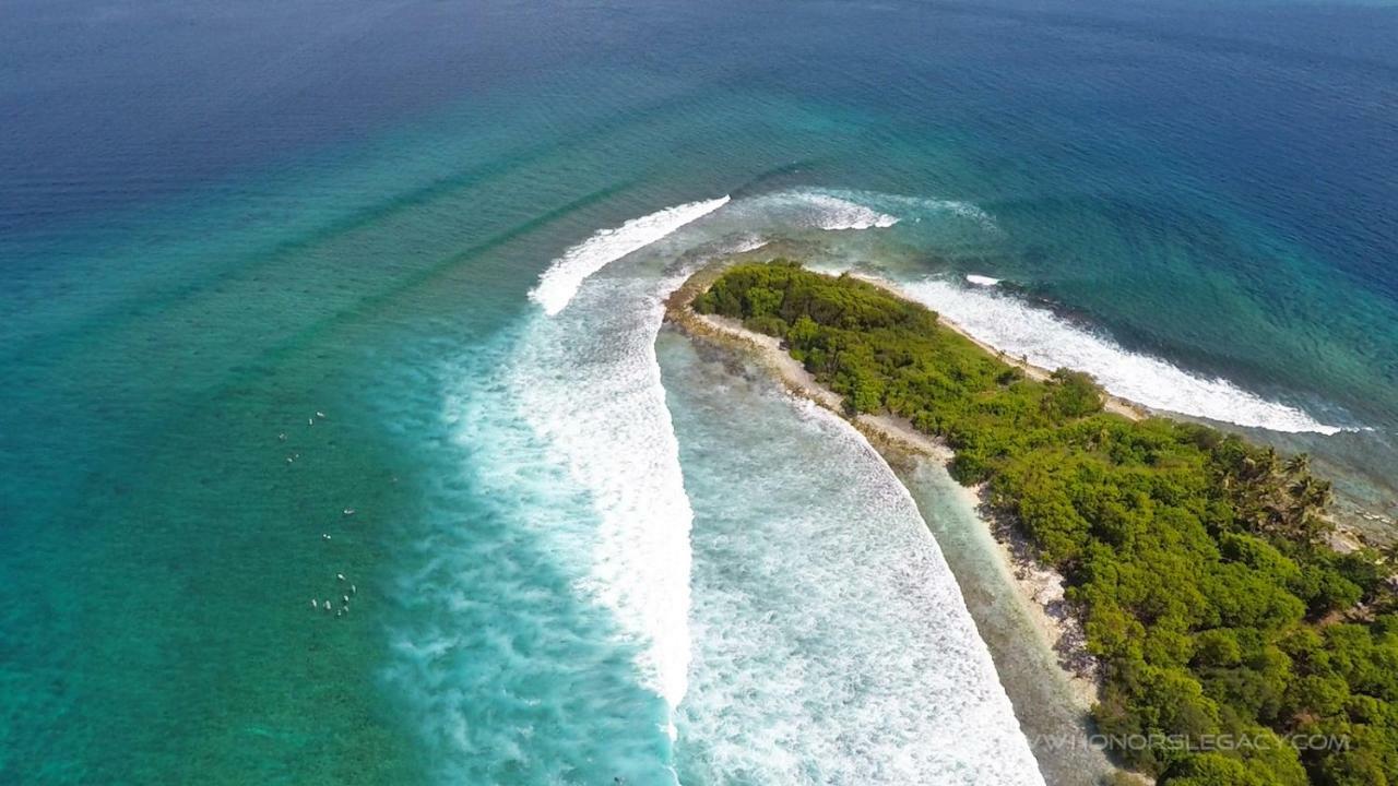 Hotel Reef Edge Thulusdhoo, Maldives Extérieur photo